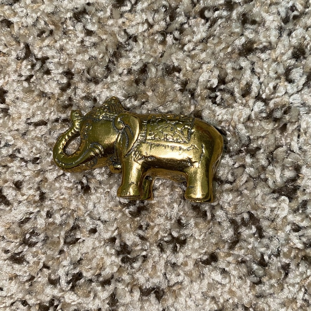 🛍️Gold Elephant Figurine! - Picture 1 of 7